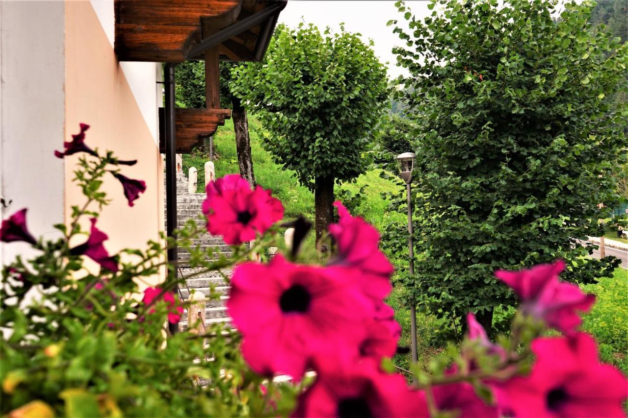 Hotel Baldo Ferrara di Monte Baldo Bagian luar foto
